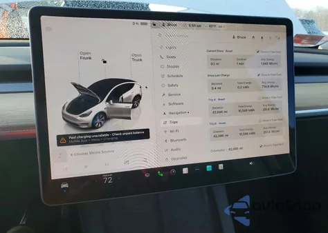 2022 Tesla Model Y z USA, uszkodzony, nr VIN 7SAYGDEE4NF370664